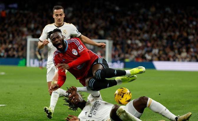 关于今夜皇家马德里调整名单以备国王杯；扳平良机环节打磨；悬念犹存；赛程密集仍需轮换的信息