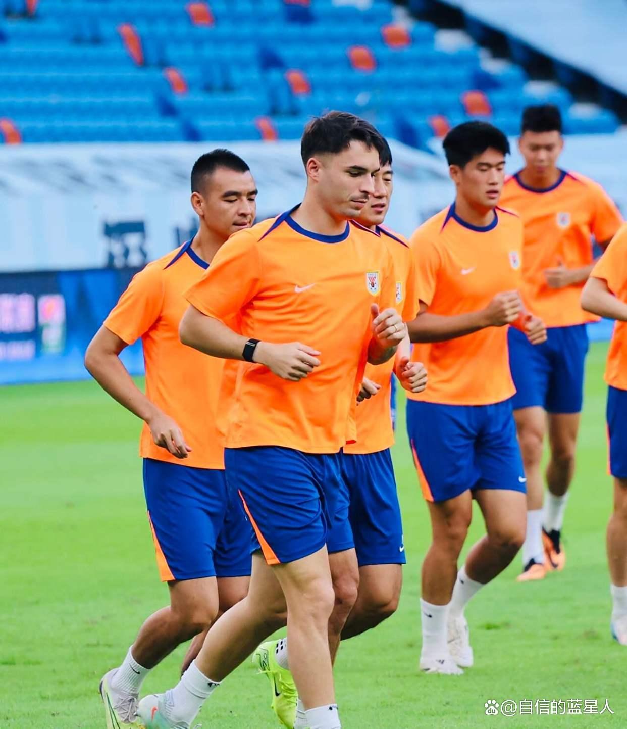 易游官网 -冲刺阶段突围战来临；山东泰山围绕荷甲主帅复盘；目标明确；训练强度明显提升的简单介绍